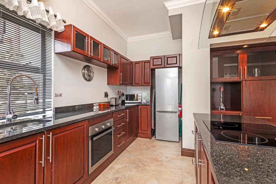 13 Bedroom Property for Sale in Plattekloof Western Cape